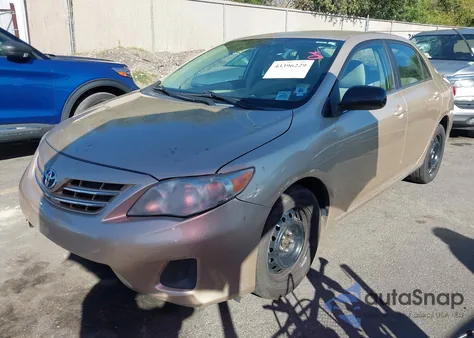 2013 Toyota Corolla Le z USA, uszkodzony, nr VIN 5YFBU4EE6DP205794